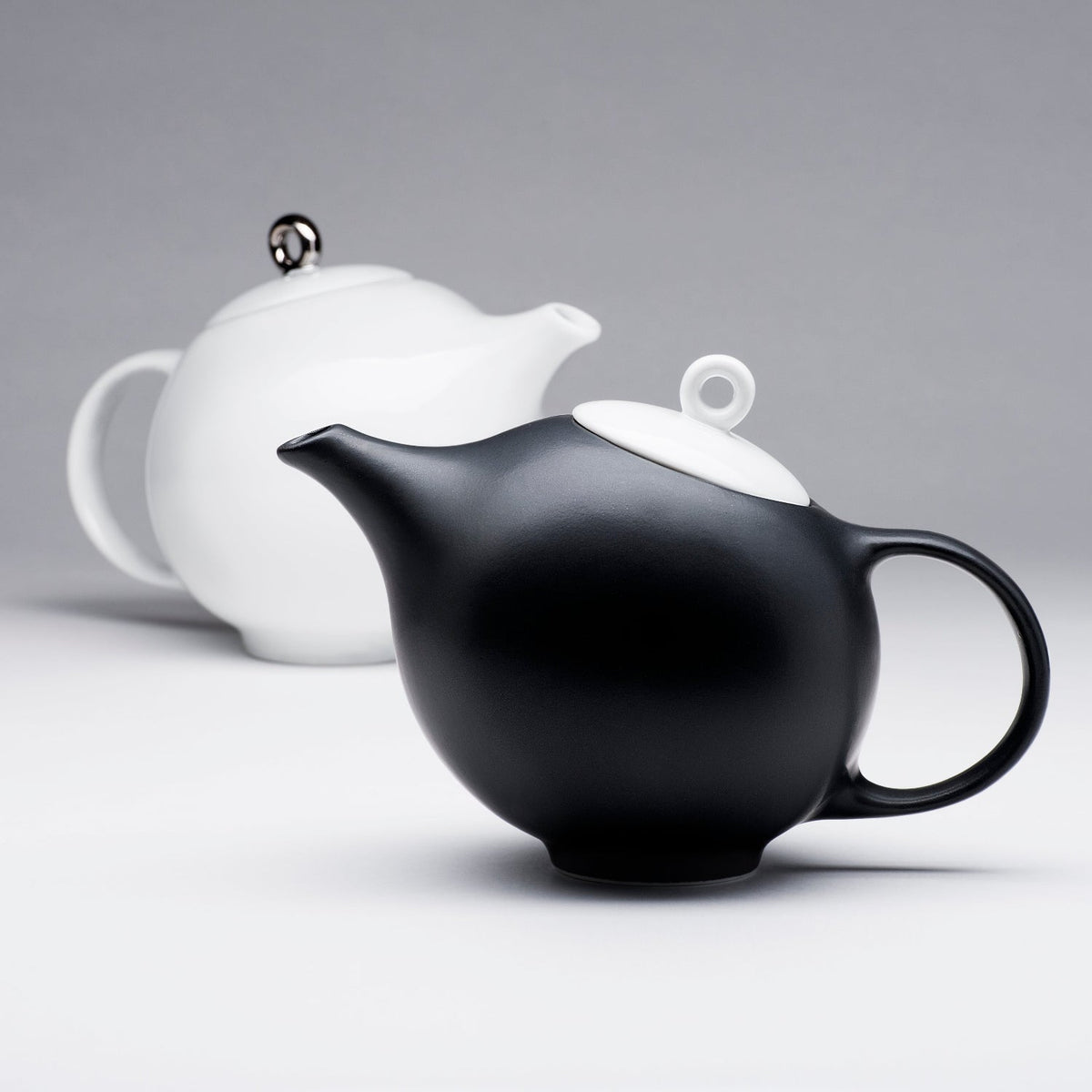 Eva teapot - Modern Ceramic Teapot with Infuser - Black